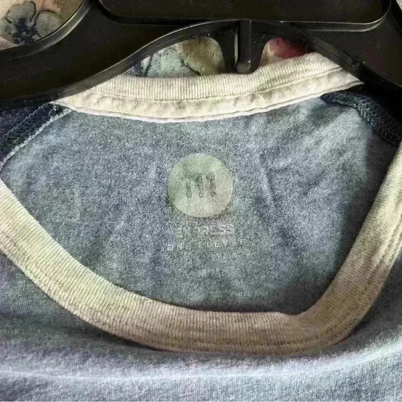 Young men’s Express baseball jersey  T-shirts size M - Picture 3 of 4